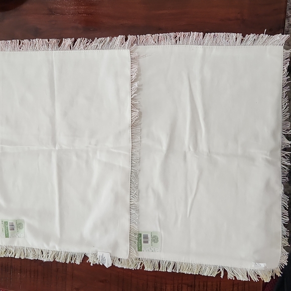 Melamine Plate set and Placemats - Picture 10 of 10